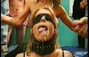 XXX بلوند عکس سکسی و شهوانی آلمانی اولین صورت خود را منفجر کرد و الاغ خود را در خیابان پخش کرد