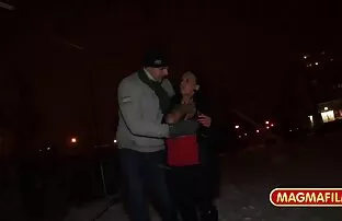 XXX یک لزبین کلیپ کوتاه شهوانی شرجی باعث مهبل واژن می شود و یک دوست را استمناء می کند تا وقتی که قطع نشود