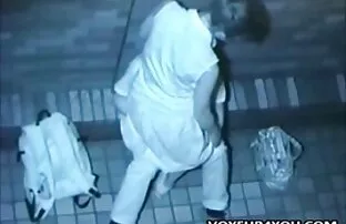 XXX یک کله پاچه 18 ساله در حال کاشت یک دیلدو در سونا بود و انگشت دیک او را می عکس های سکسی شهوانی زد