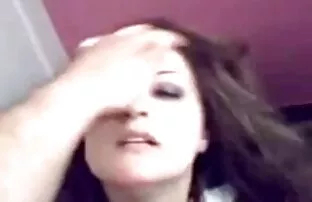 XXX جوجه ورزشی آلت تناسلی فیلم سکس در سایت شهوانی مرد را وارونه می کند
