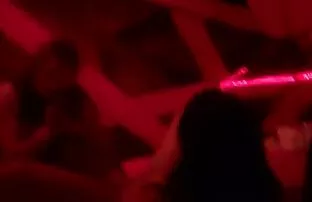 XXX این مرد گربه عکس شهوانی دختر های بلوند جوان را لیسید و پس از استعمال سیگار ، آن را خراب کرد