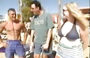 XXX جوجه نقاشی شده ، خال کوبی پسر دوست دانلود فیلم خارجی شهوانی دخترش را نشان می داد و یک از blowjob را شلیک می کرد