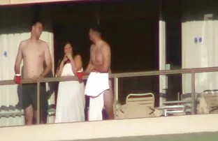 XXX دختری با لباس سفید از blowjob استفاده عکس سکسی و شهوانی می کند