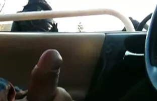 XXX زن باردار با جوانان بزرگ کون خود را روی تصاویر سکسی شهوانی دوربین نشان می دهد