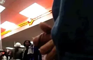 XXX یوگی قدیمی بلوند جوان را در پل در پارک می دانلود کلیپ سکس شهوانی دید